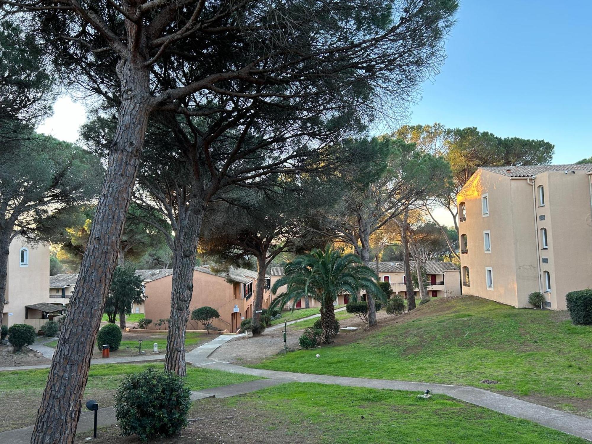Domaine Valescure Appartement 1 Ou 2 Pieces Vue Jardin Ou Piscine แซ็งต์-ราฟาเอล ภายนอก รูปภาพ